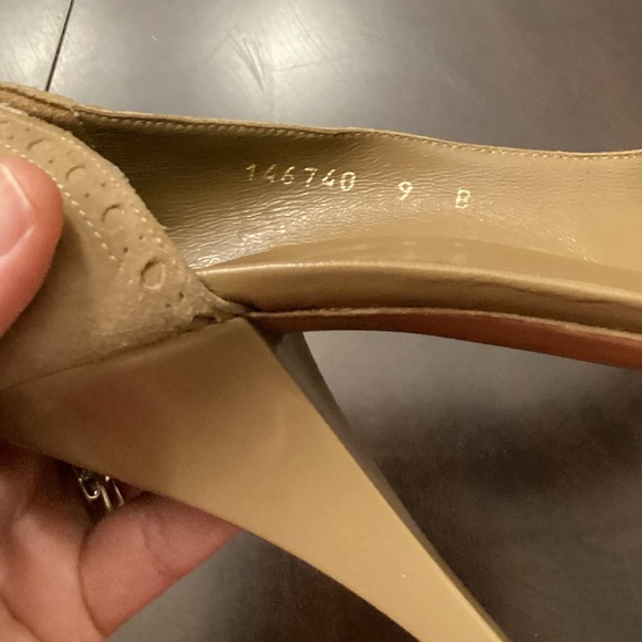 Gucci Beige Suede and Velvet Bow D’Orsay Pumps, Size 9B. - Picture 10 of 15